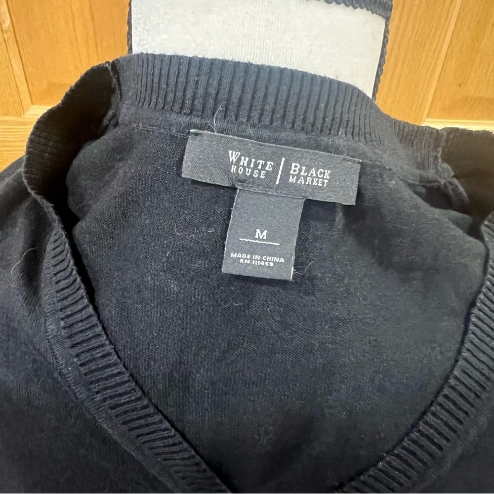White House Black Market Cardigan Size M Black Short Sleeve Buttons V-neck - Picture 2 of 10